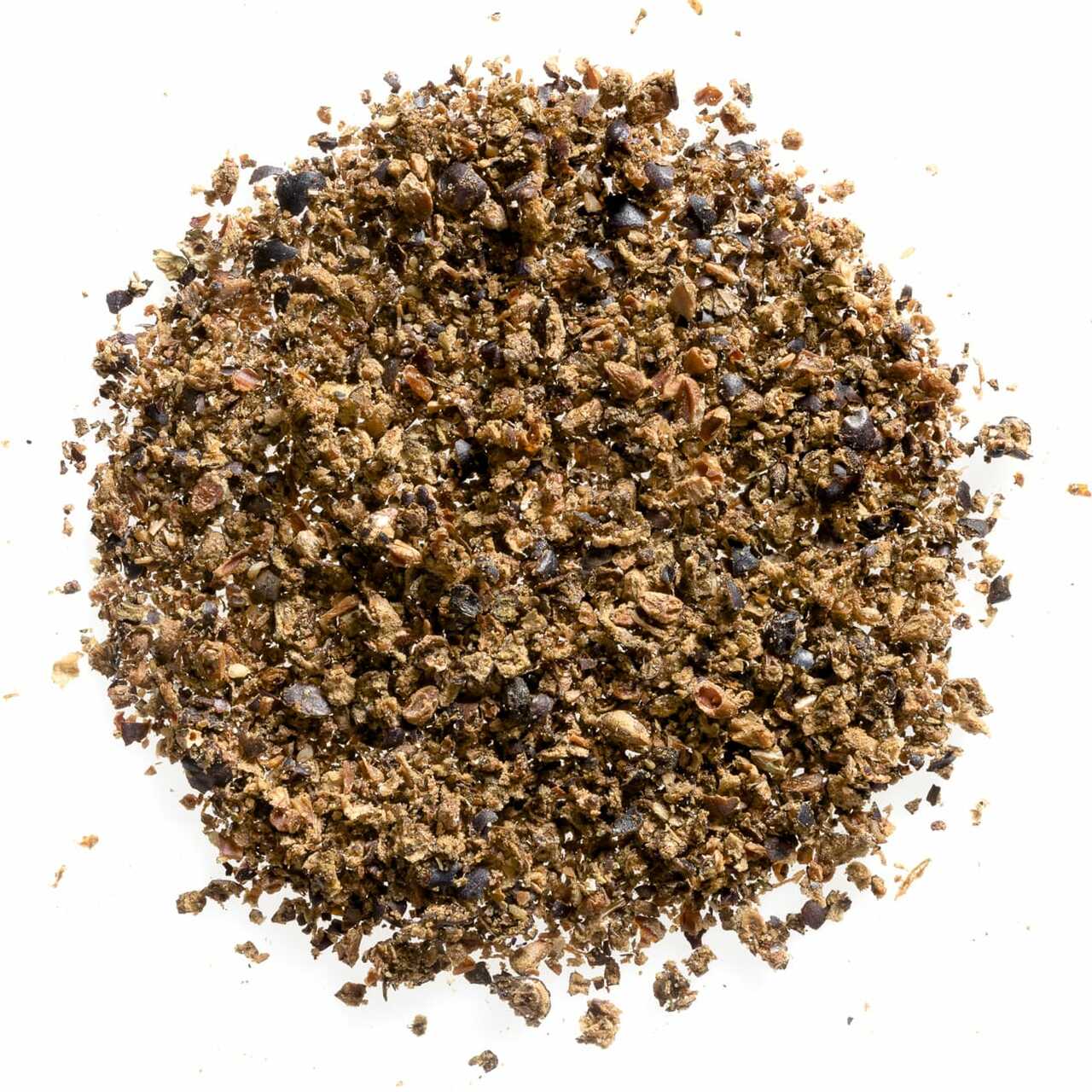 Coarsely grounded spice berries